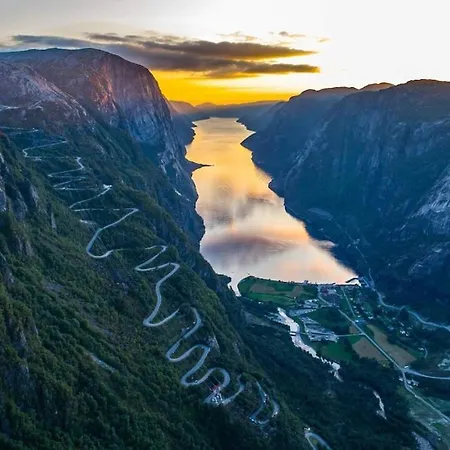 Amazing Views 17k From Pulpit Rock Jørpeland